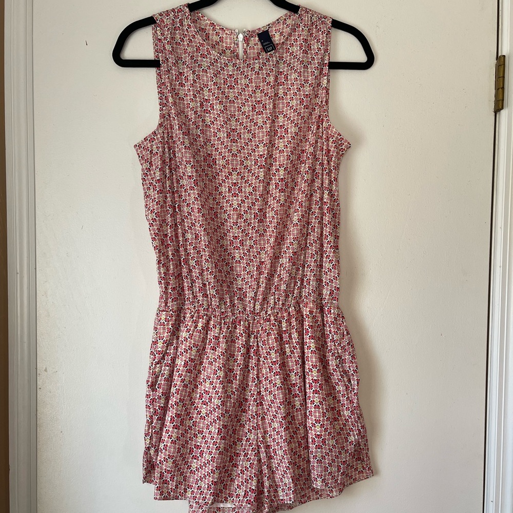 GAP one piece shorts jumper. Size Medium.